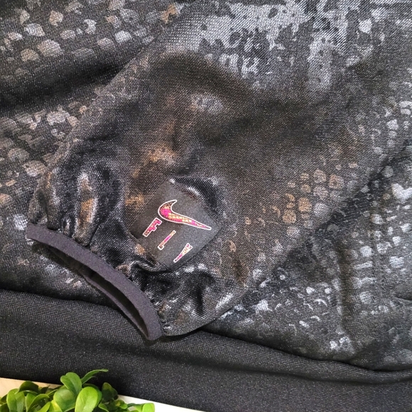 Nike Women’s “Can’t Be Defeated” Black Hoodie - Picture 3 of 6